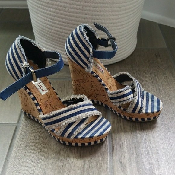 Pumps - Picture 2 of 7